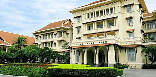 Façade hôtel Raffles Le Royal