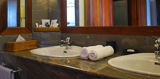 Salle de bain chambre hôtel Jetwing Lightouse & Spa