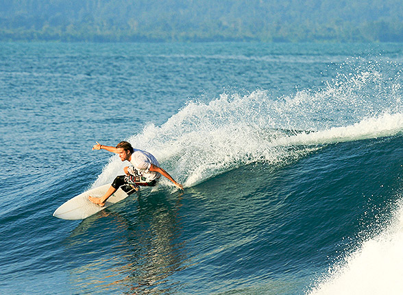 Surf en Indonésie